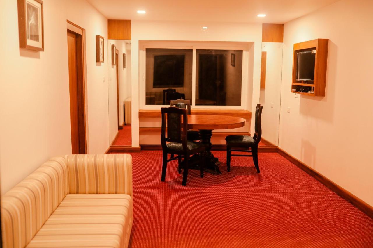 Mpsroyalsuites Perintalmanna 外观 照片