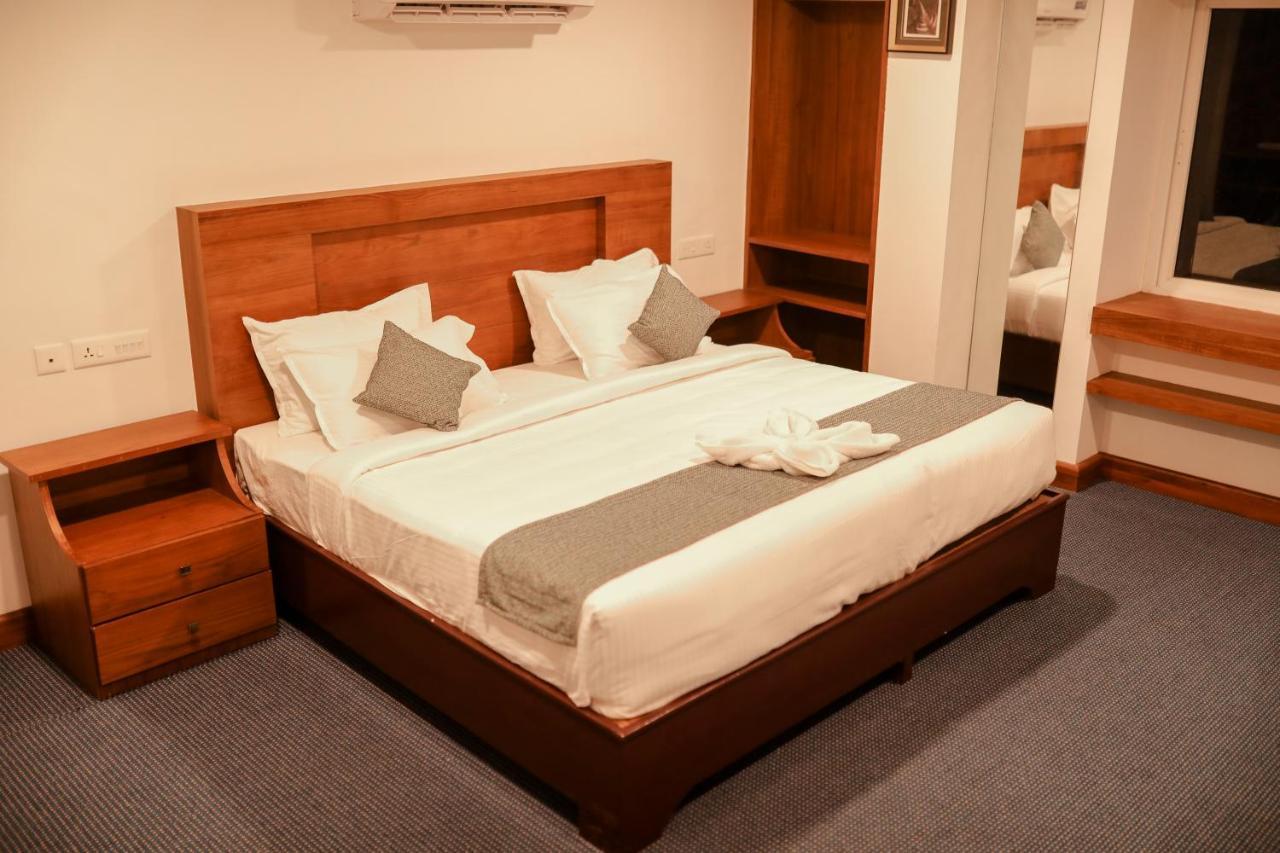 Mpsroyalsuites Perintalmanna 外观 照片
