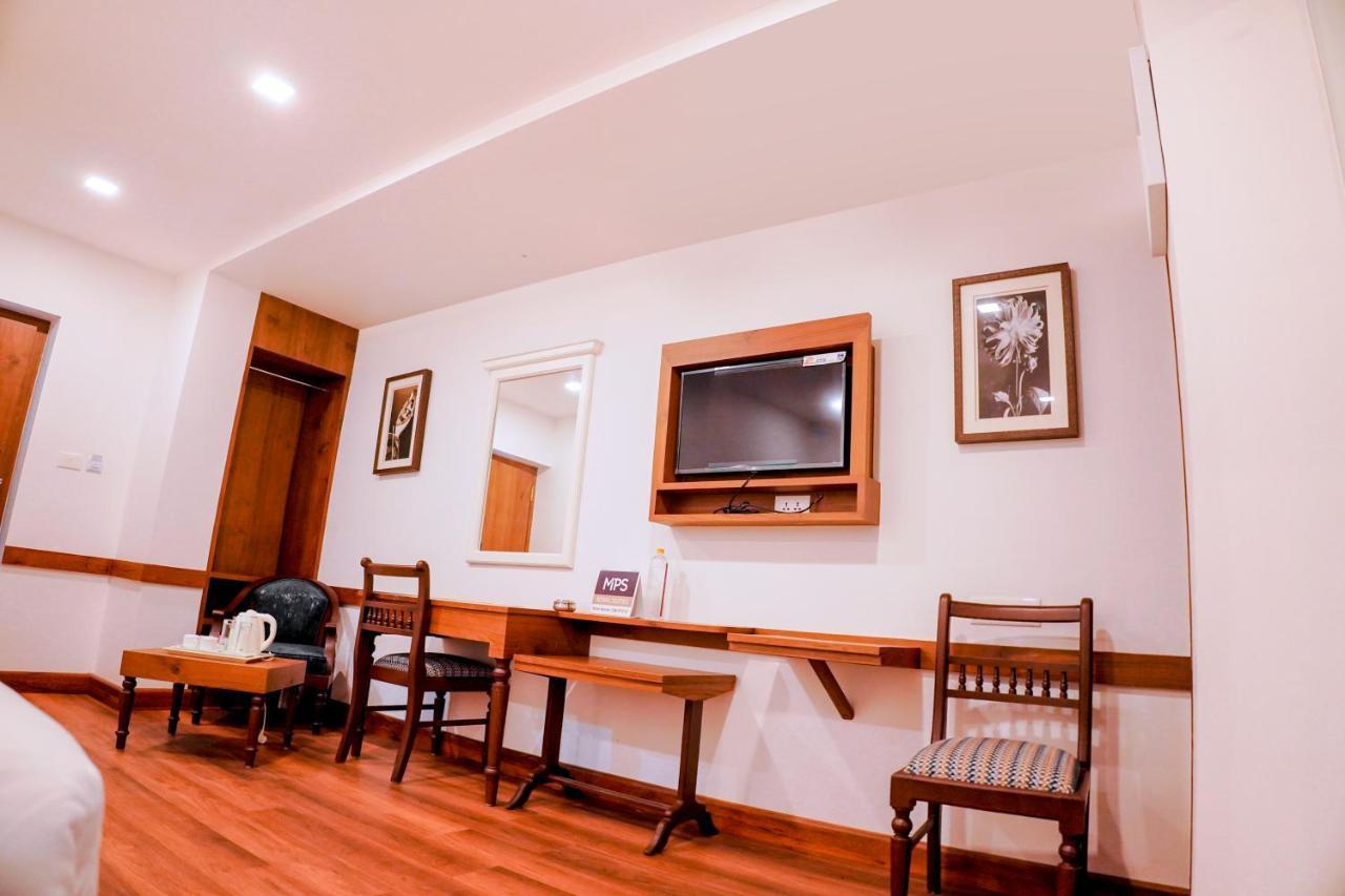 Mpsroyalsuites Perintalmanna 外观 照片