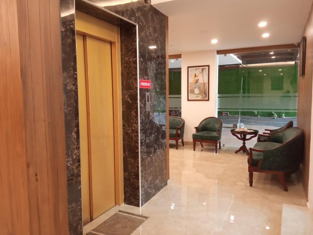 Mpsroyalsuites Perintalmanna 外观 照片